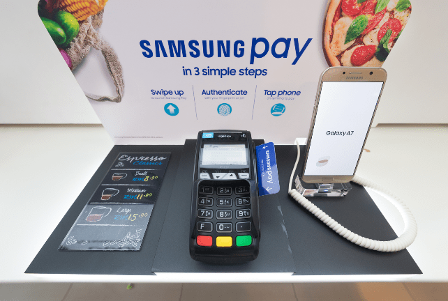 Samsung Aims to Support Apple and Google With Its Debit Card at FinTech Event