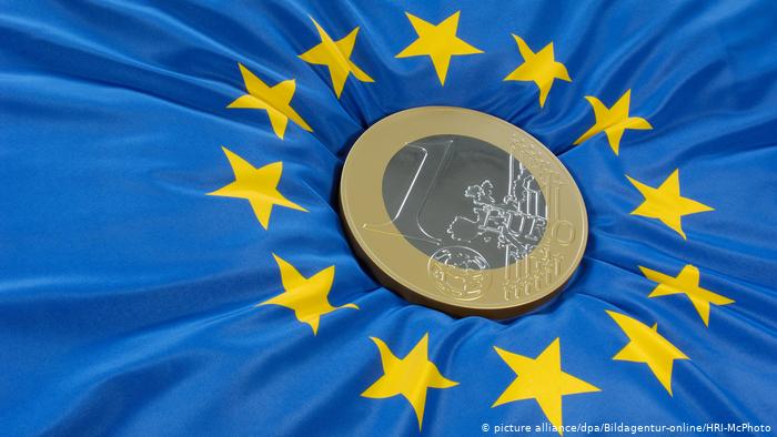 ECB pārtraukuma laikā eiro sasniedz sešu nedēļu zemāko līmeni
