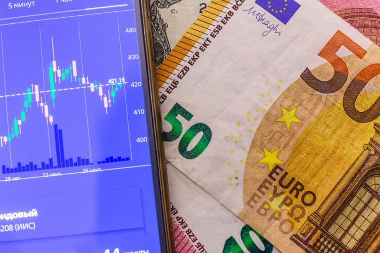 Euro Holds Steady Above 1.1600 as Expectations for a December Fed Rate Cut Surge to 87%
