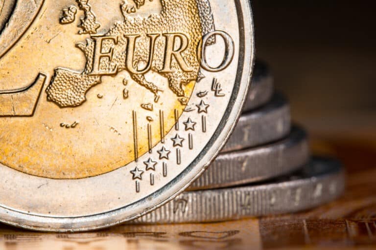 Euro Dips Slightly Despite Strong Yield Support – Scotiabank