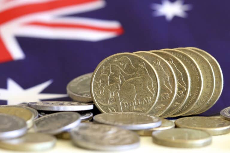 Australian Dollar Gains as US Dollar Weakens on Shutdown and Fed Rate-Cut Outlook