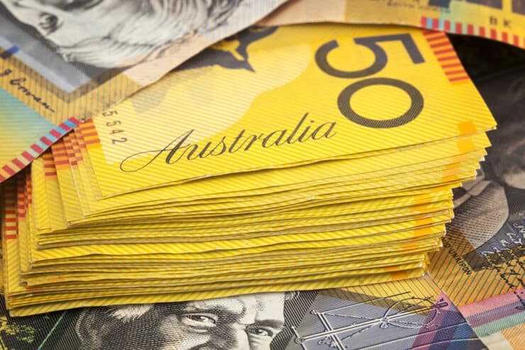 Australian Dollar Falls on Thursday as Commodity Prices Sink