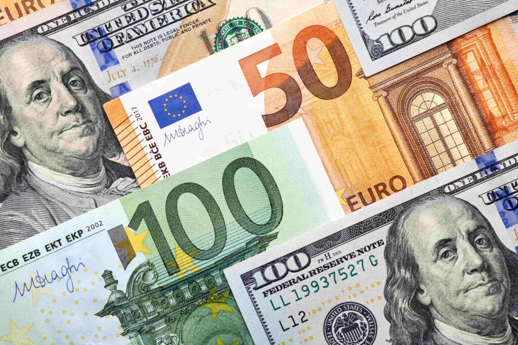 EUR/USD Under Pressure as Trump’s Tariff Plans Shake Market Confidence