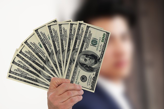 businessman 3950117 640 1