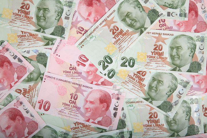 Turkish Lira Tumbles Amid Election and Earthquake Woes