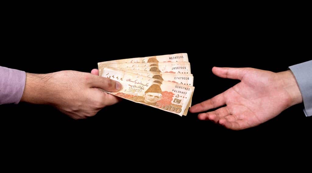 Pakistan Rupee Bounces Back After Interest Rate Hike