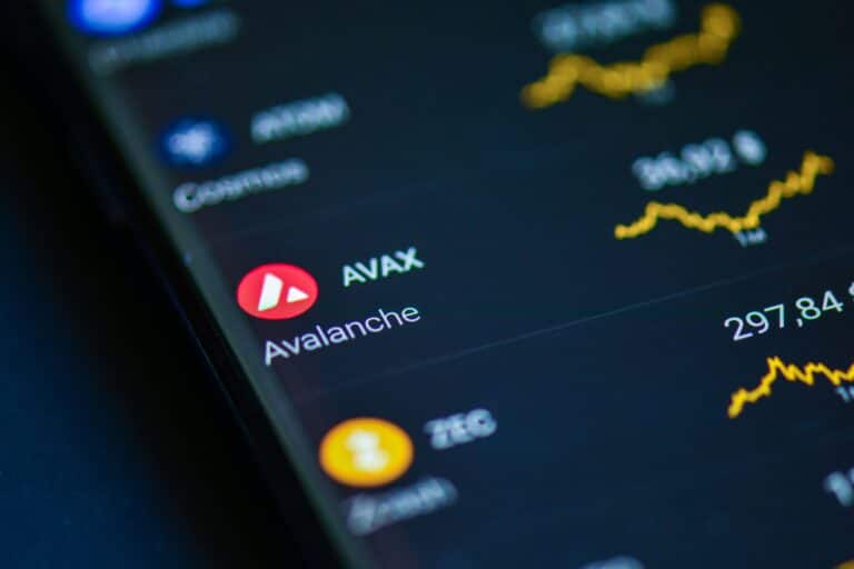 Avalanche Gains Momentum as Institutional Interest Surges