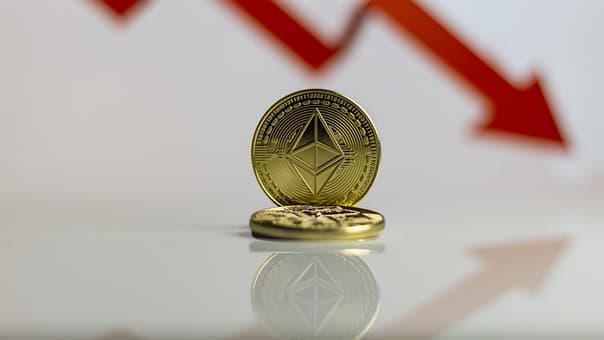 Ethereum sellers are creeping below the $1259.00 key zone as the price remains under pressure. The token price is observed to have been under coercion as a result of being stalled at the $1259.00 key zone. The crypto price had already seen a decrease of about 5% in its total market volume this week compared to the buildup in the previous weeks. However, this attrition looks relevant owing to the collapse of Alameda Research. The token price is therefore still under pressure, and this has caused major investors to be indecisive. Ethereum Key Levels to Watch- November 17 The bulls have made a comeback to a significant level of $1259.00. The moving average of days 9 and 14 explains why selling activity will remain active even in the coming days. The sellers are currently slow to react to the price moment. Nevertheless, the Ethereum price is still more likely to push lower. The RSI (relative strength index) also shows us that traders can place their sell order following a price pullback at a significant level. Traders should pay more attention, as prices get lower in the coming days. Ethereum Key Levels Resistance Levels: $1928.00, $1605.00 Support Levels: $1259.00 $912.00 Total Market Capitalization: $148B Ethereum Market Capitalization: $147B Ethereum Volume: $11B Market Rank: #2 You can purchase Lucky Block – Guide, Tips & Insights | Learn 2 Trade here. Buy LBLOCK Note: Learn2.trade is not a financial advisor. Do your research before investing your funds in any financial asset or presented product or event. We are not responsible for your investing results.