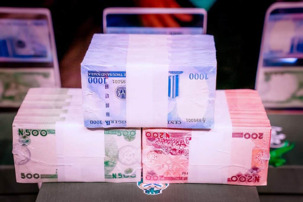 Naira Hits Record Low Against Dollar Despite Central Bank Efforts