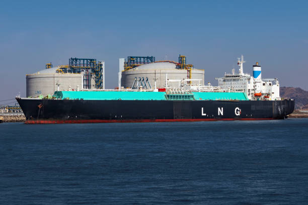 LNG Price Drop Accelerates Shift from Oil for China's Trucks