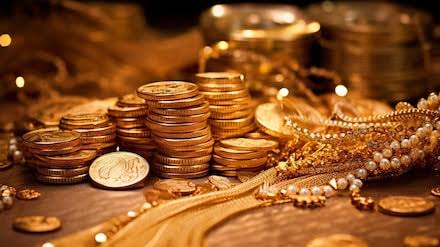 Gold Prices Edge Higher as Traders Await US Retail Data