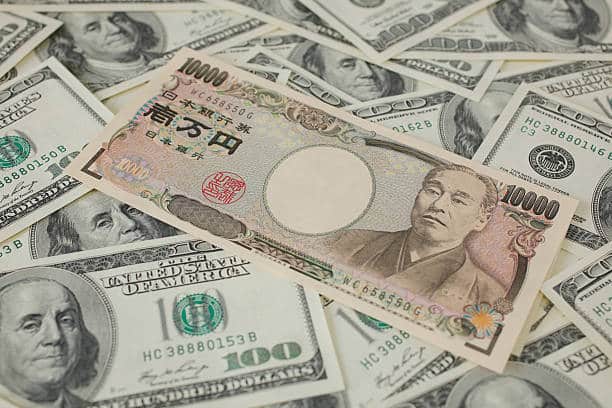 Yen Slumps to Three-Month Low, Raising Fears of Government Intervention