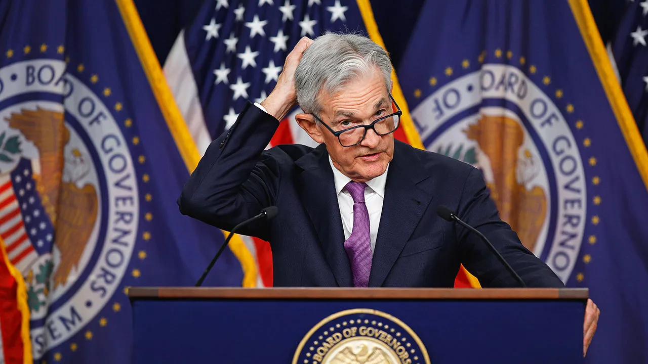 Fed Dismisses Bitcoin Reserves: "Not in Our Legal Scope," Says Powell