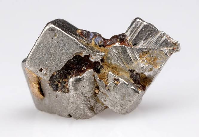 Platinum (XPT) Breaches the 1,000 Threshold