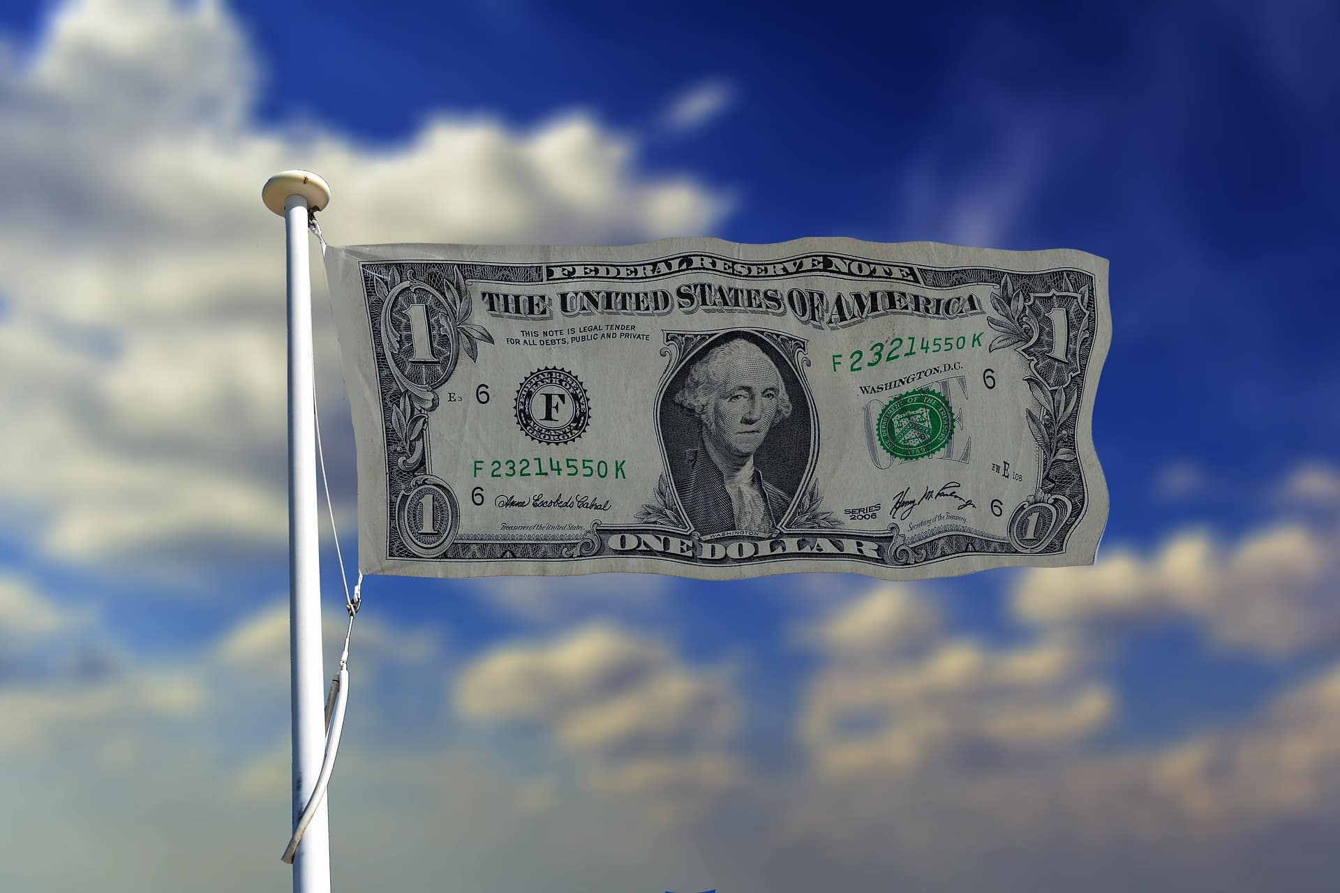 US Dollar Holds Steady as Traders React to US-Japan Trade Deal