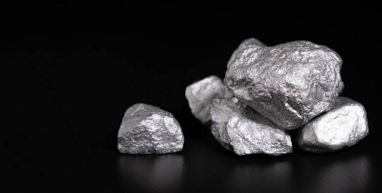 Platinum (XPT) Leaps Toward 1,400