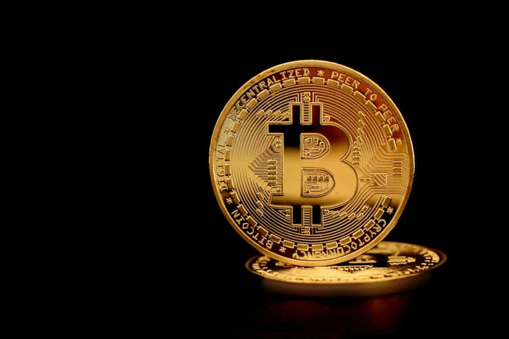 Bitcoin Drops in H2 2025 as Stocks Push Higher