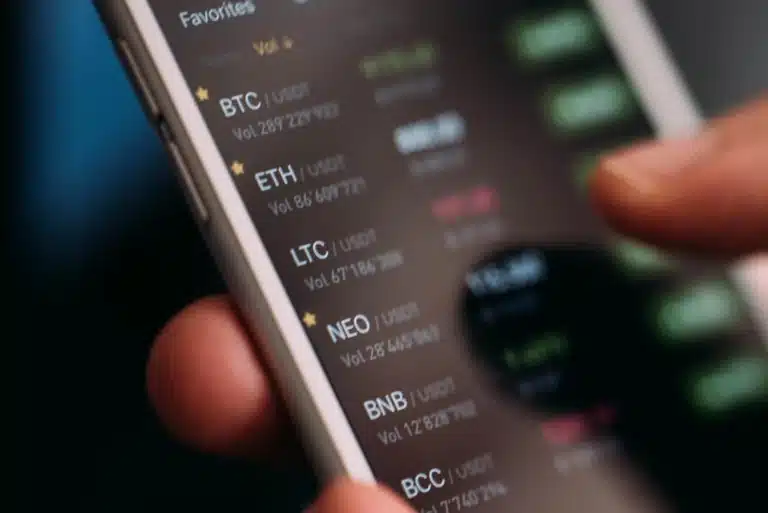 Crypto Markets Shed $140 Billion in Sudden Sell-Off