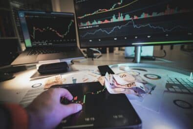 The Strategic Edge of Simplicity in Trading