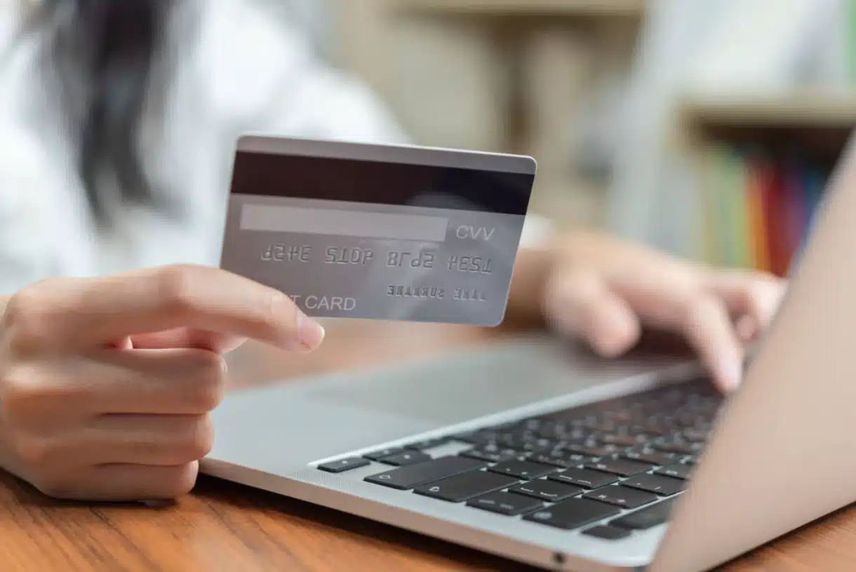 Visa is pushing the limit of internet finance.